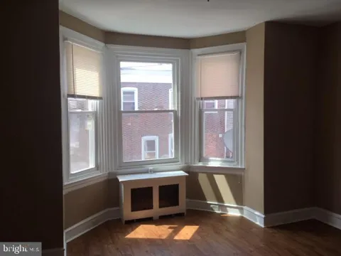 703 W ANNSBURY STREET #2ND FLOOR APARTMENT