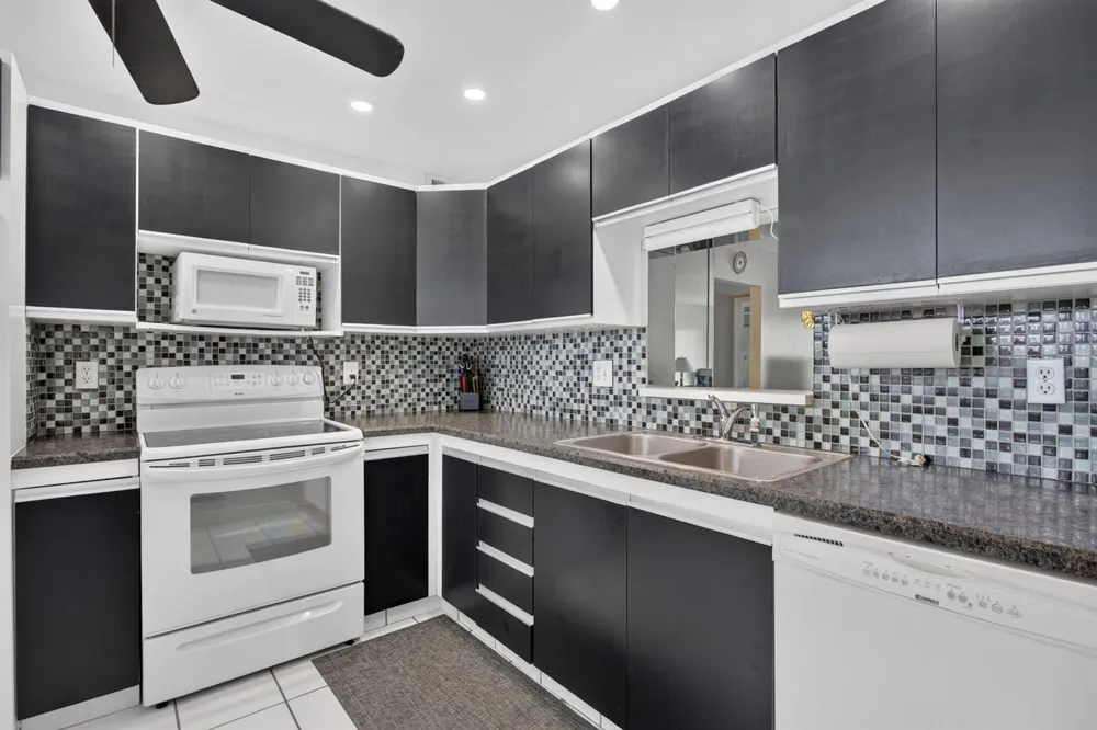 2301 LUCAYA LANE #D4 Coconut Creek, FL 33066