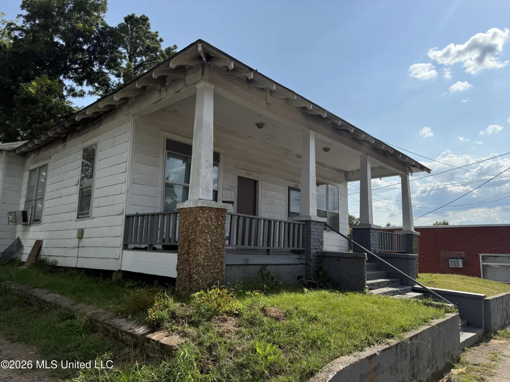 614 Pearl River Avenue Mccomb, MS 39648