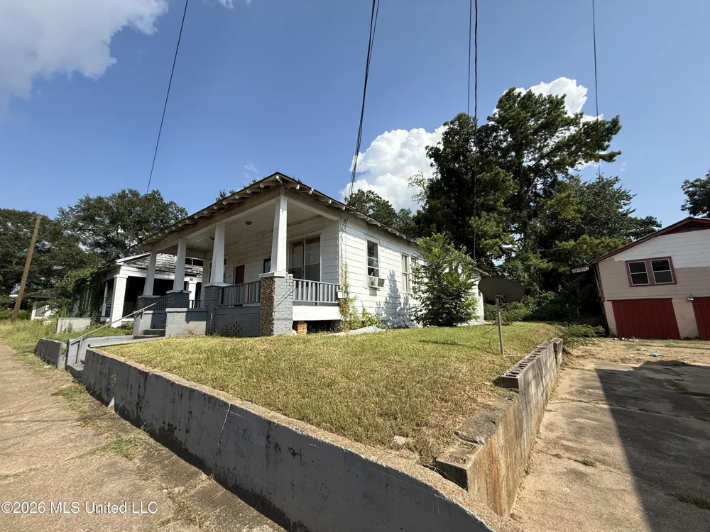614 Pearl River Avenue Mccomb, MS 39648