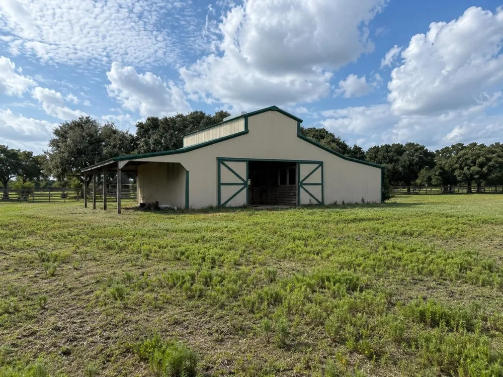 8696 Moravian Drive Sealy, TX 77474