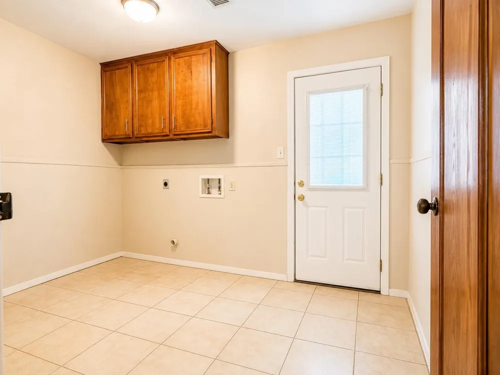 8696 Moravian Drive Sealy, TX 77474