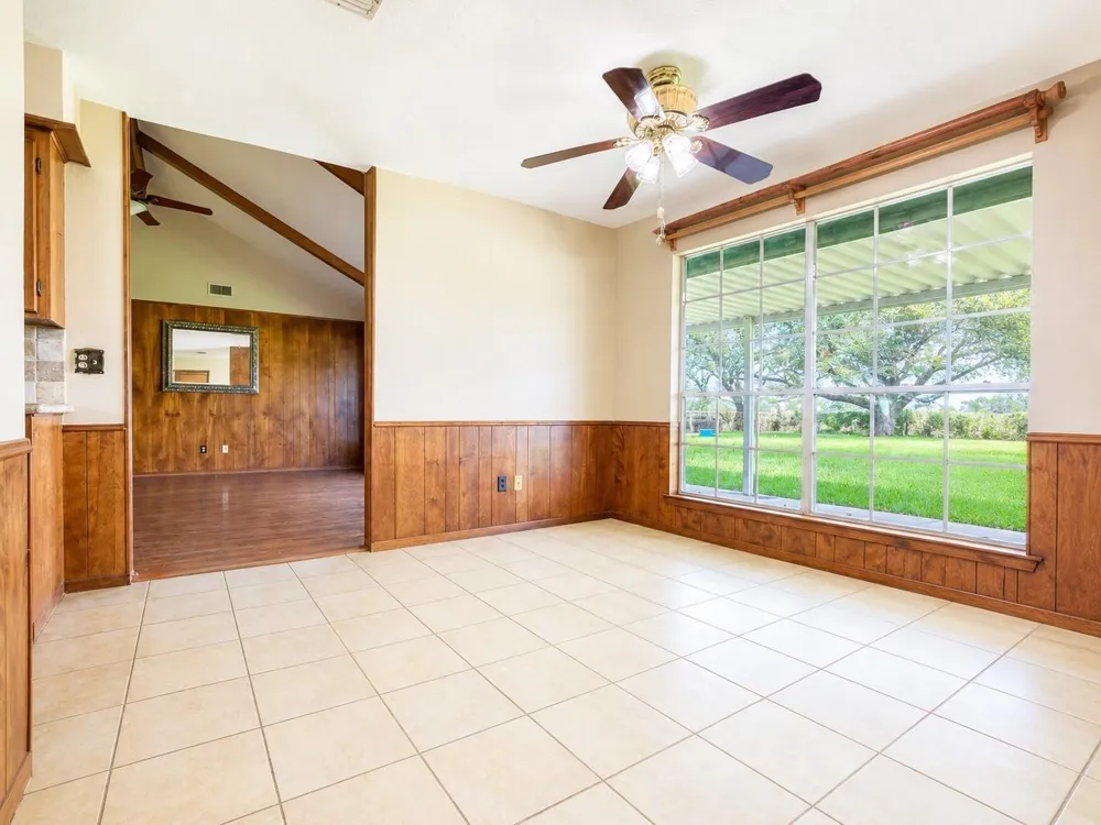 8696 Moravian Drive Sealy, TX 77474