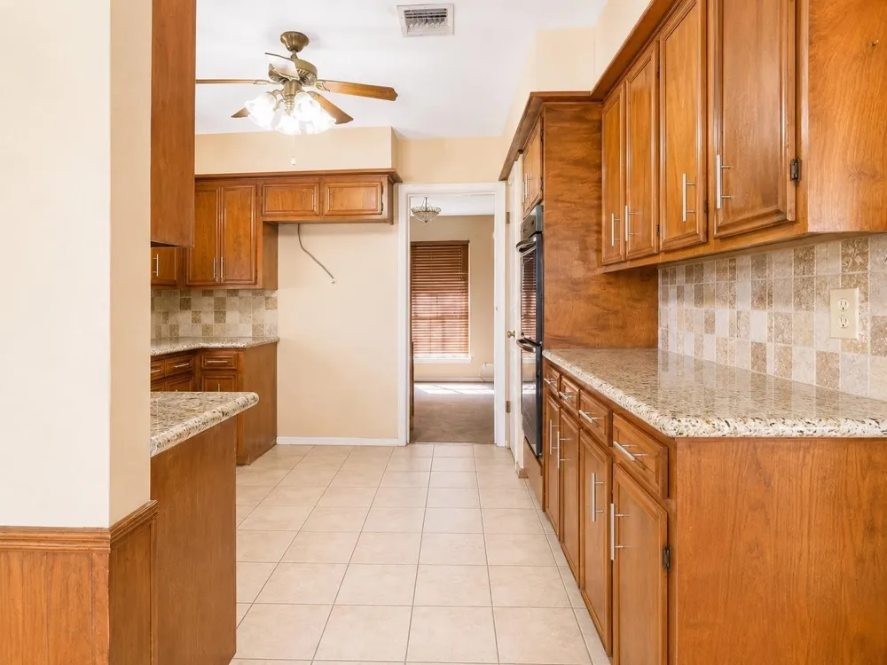 8696 Moravian Drive Sealy, TX 77474