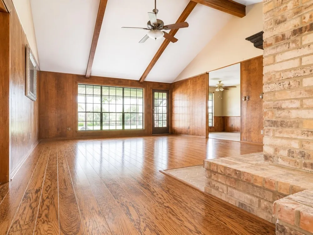8696 Moravian Drive Sealy, TX 77474