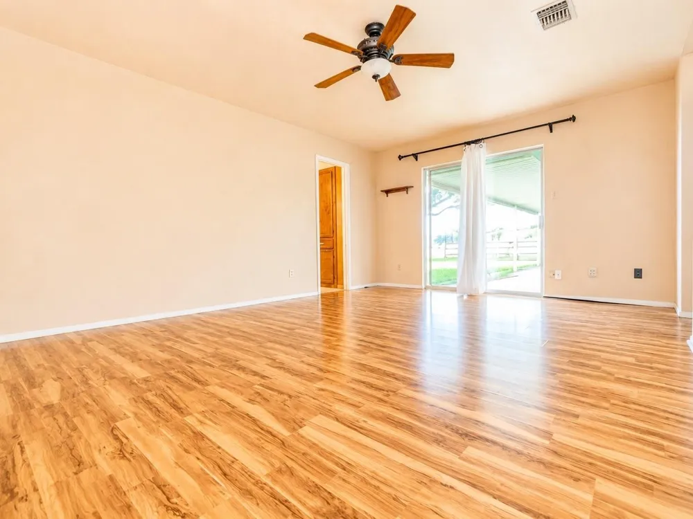 8696 Moravian Drive Sealy, TX 77474