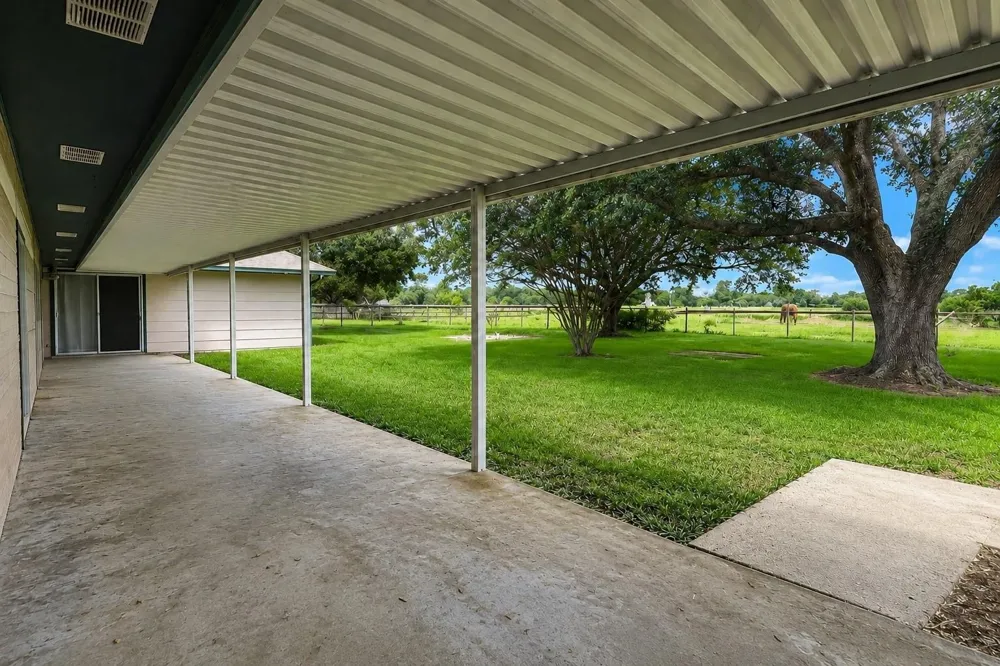 8696 Moravian Drive Sealy, TX 77474