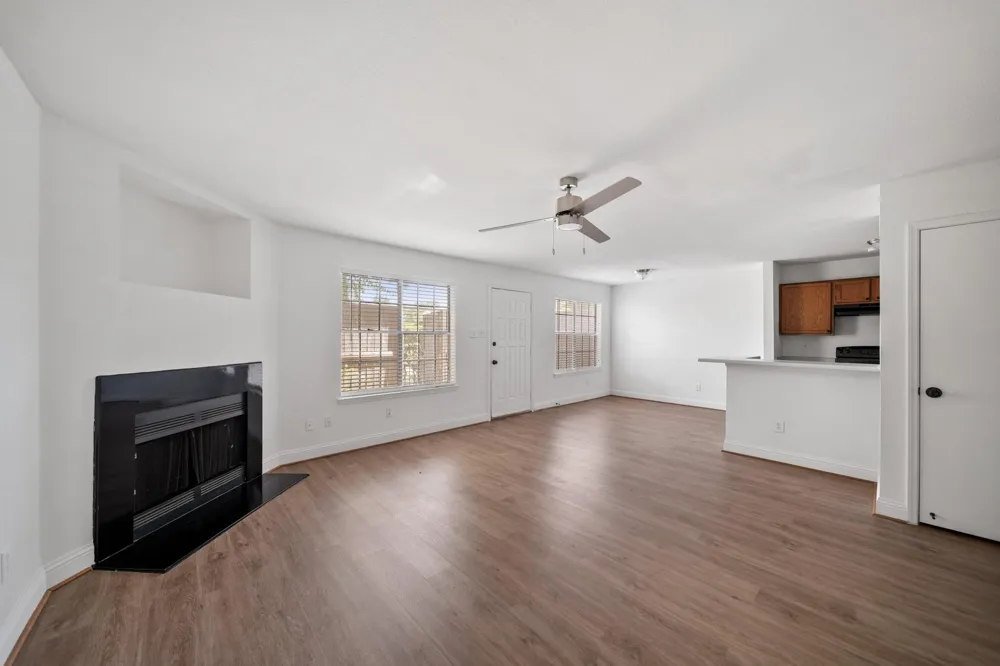 8243 Creekbend Drive #8243 Houston, TX 77071