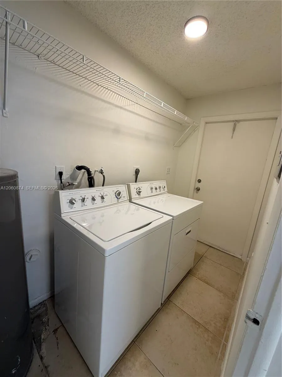 4073 SW 52nd St #s Dania Beach, FL 33314