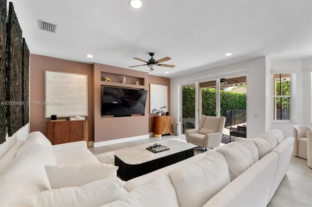 4389 Laurel Ridge Cir Weston, FL 33331