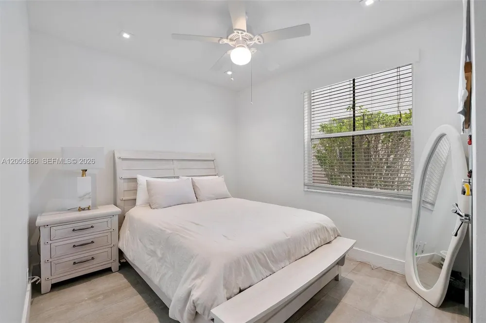 4389 Laurel Ridge Cir Weston, FL 33331