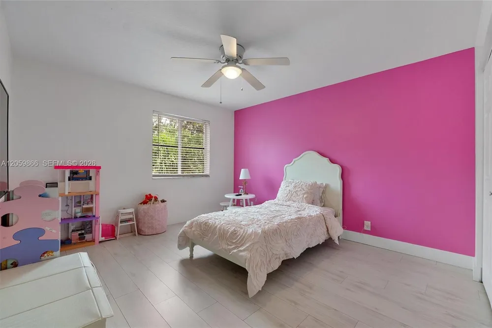 4389 Laurel Ridge Cir Weston, FL 33331