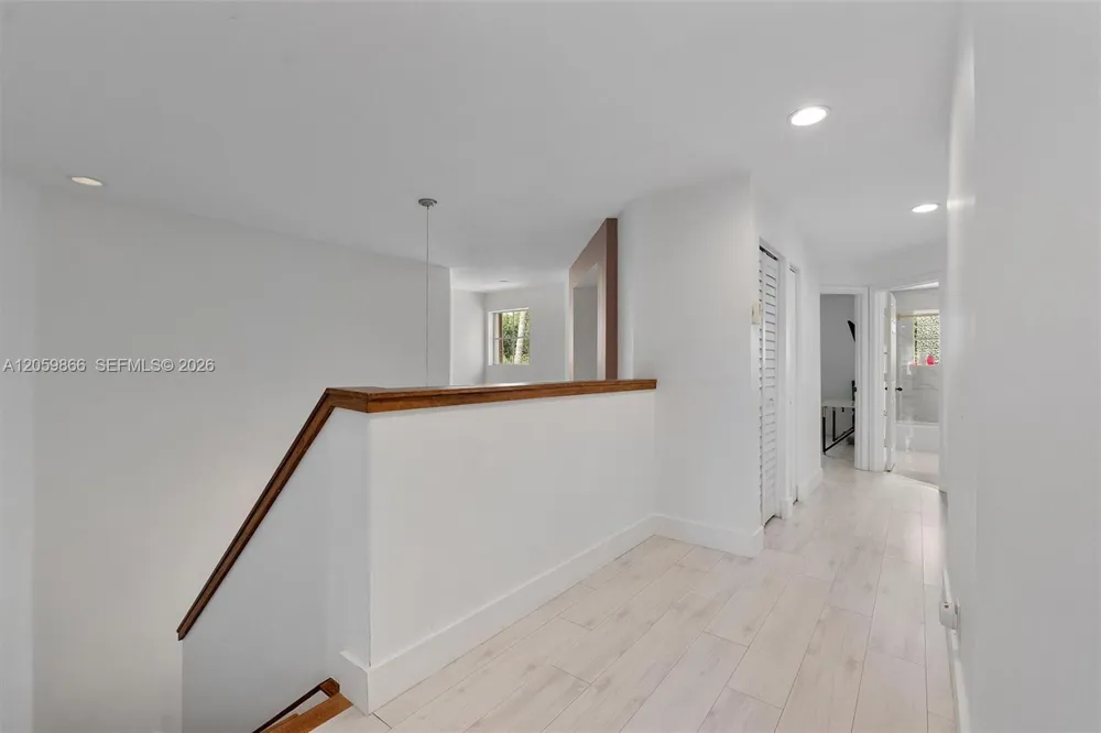 4389 Laurel Ridge Cir Weston, FL 33331