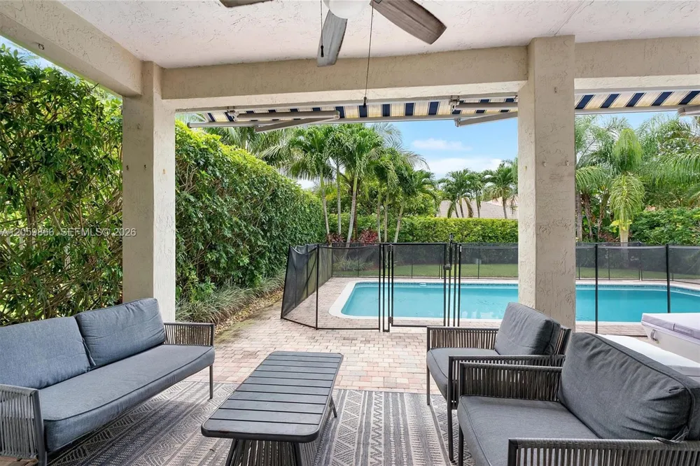 4389 Laurel Ridge Cir Weston, FL 33331