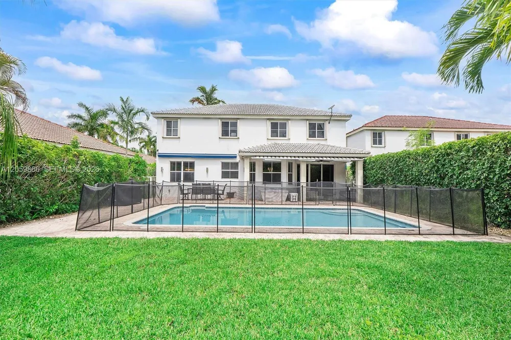 4389 Laurel Ridge Cir Weston, FL 33331