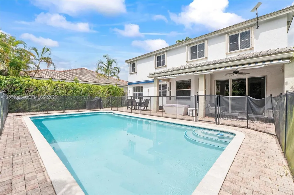 4389 Laurel Ridge Cir Weston, FL 33331