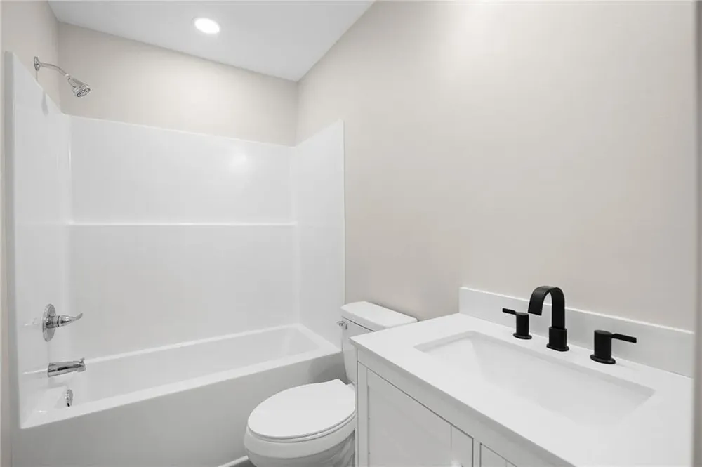 135 Holly Creek Drive Chatsworth, GA 30705
