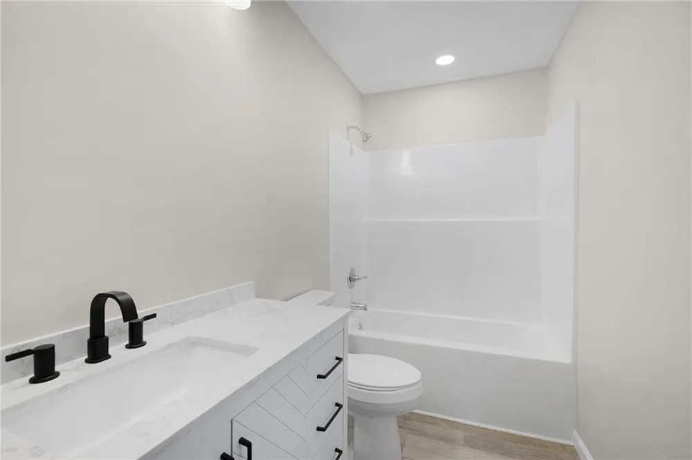 135 Holly Creek Drive Chatsworth, GA 30705