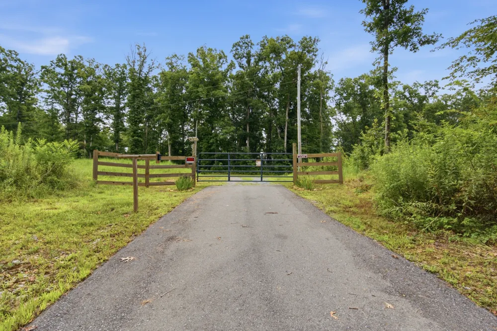 594 Highway 100 Centerville, TN 37033