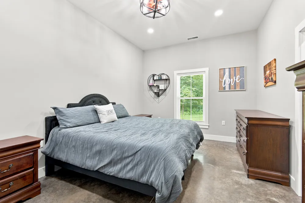 594 Highway 100 Centerville, TN 37033