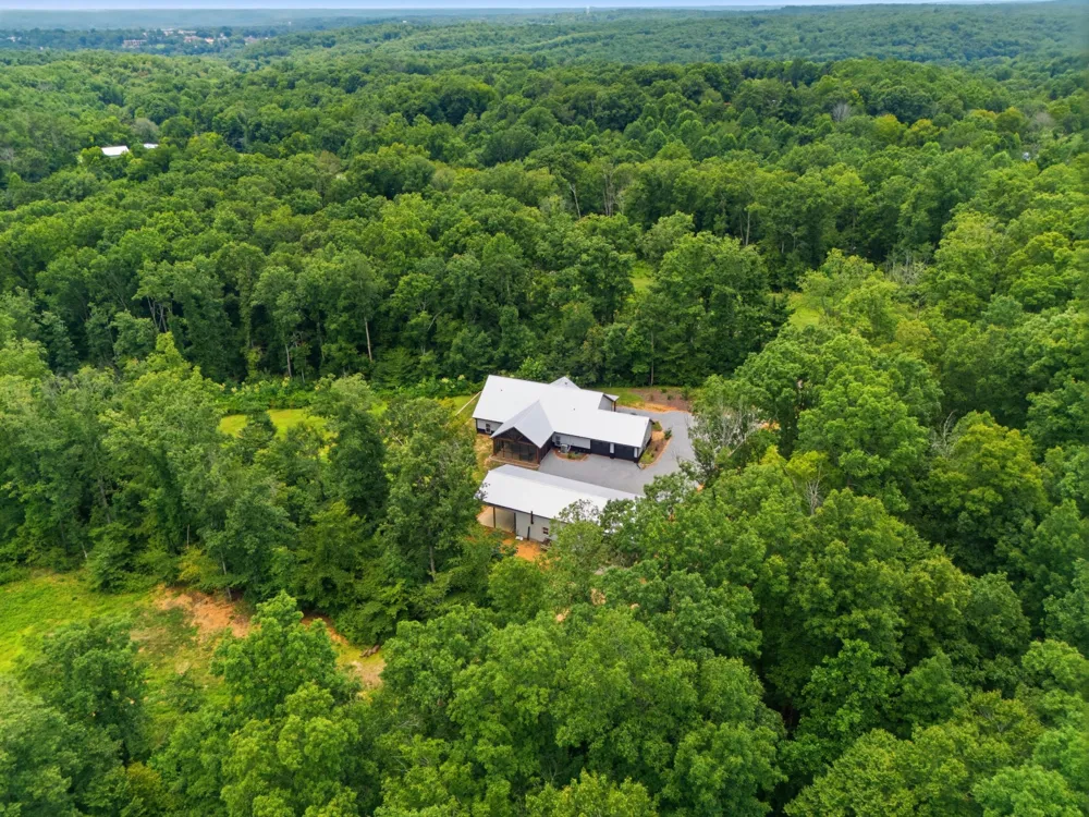 594 Highway 100 Centerville, TN 37033