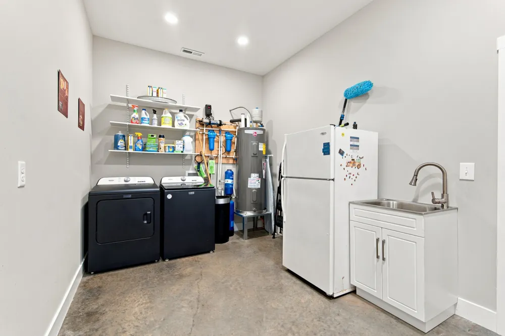 594 Highway 100 Centerville, TN 37033
