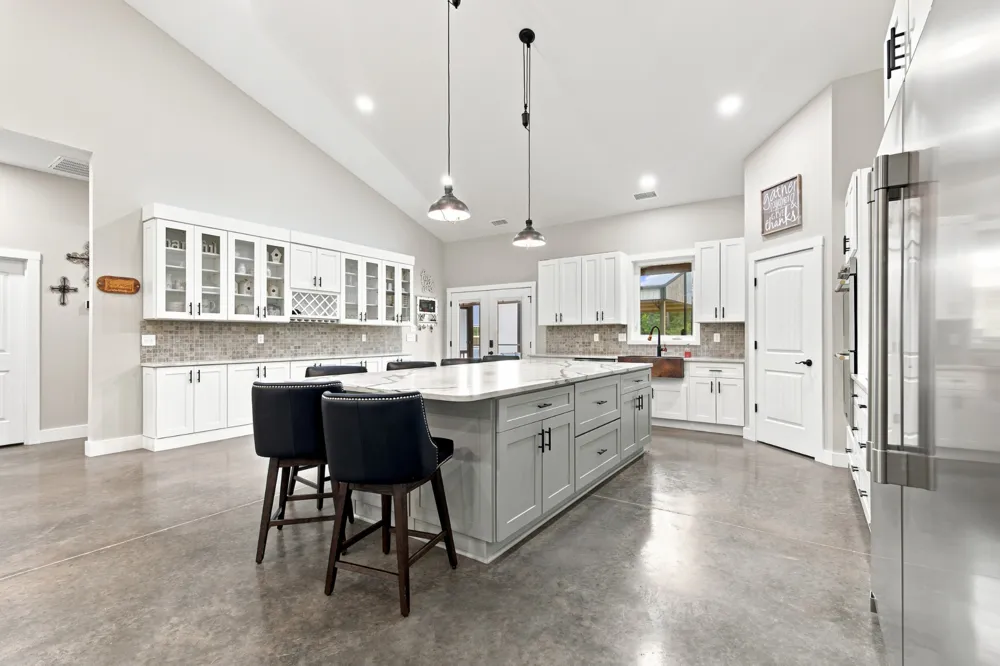 594 Highway 100 Centerville, TN 37033