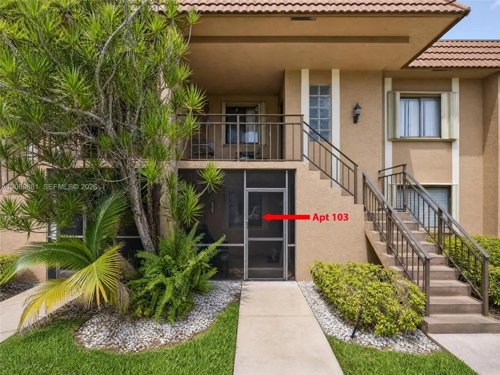 205 Lakeview Dr #103 Weston, FL 33326
