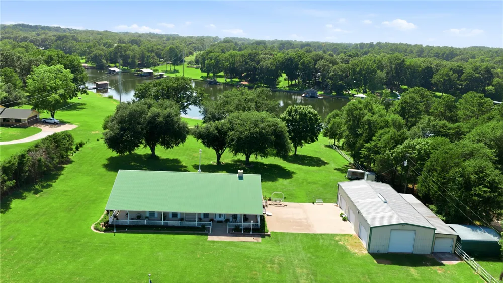 1682 County Road 4825 Athens, TX 75751
