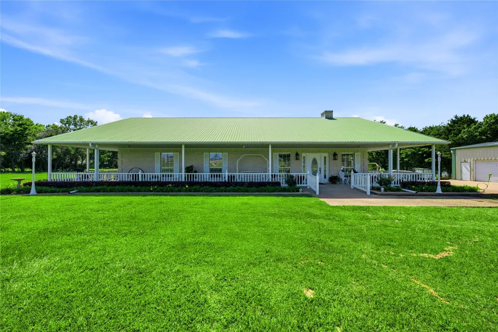1682 County Road 4825 Athens, TX 75751