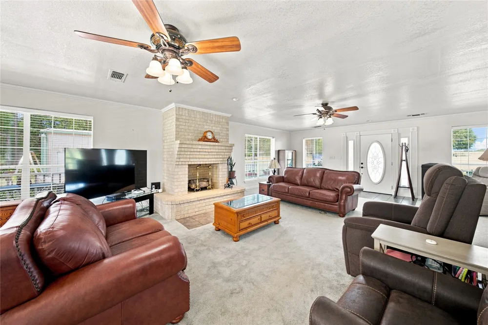 1682 County Road 4825 Athens, TX 75751