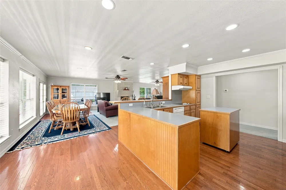 1682 County Road 4825 Athens, TX 75751