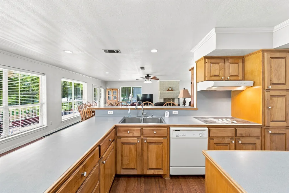 1682 County Road 4825 Athens, TX 75751