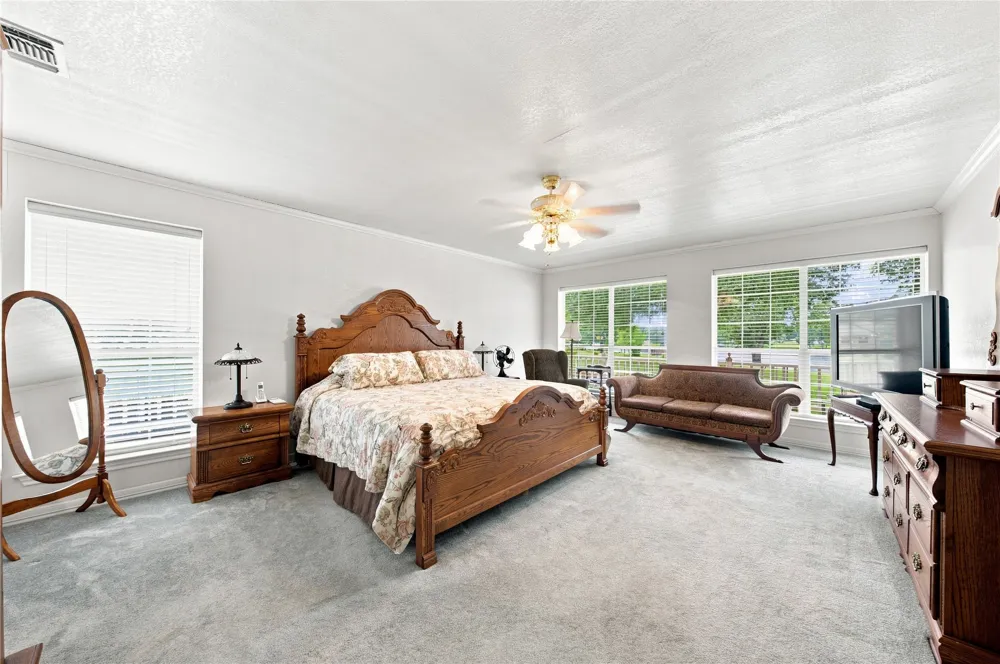 1682 County Road 4825 Athens, TX 75751