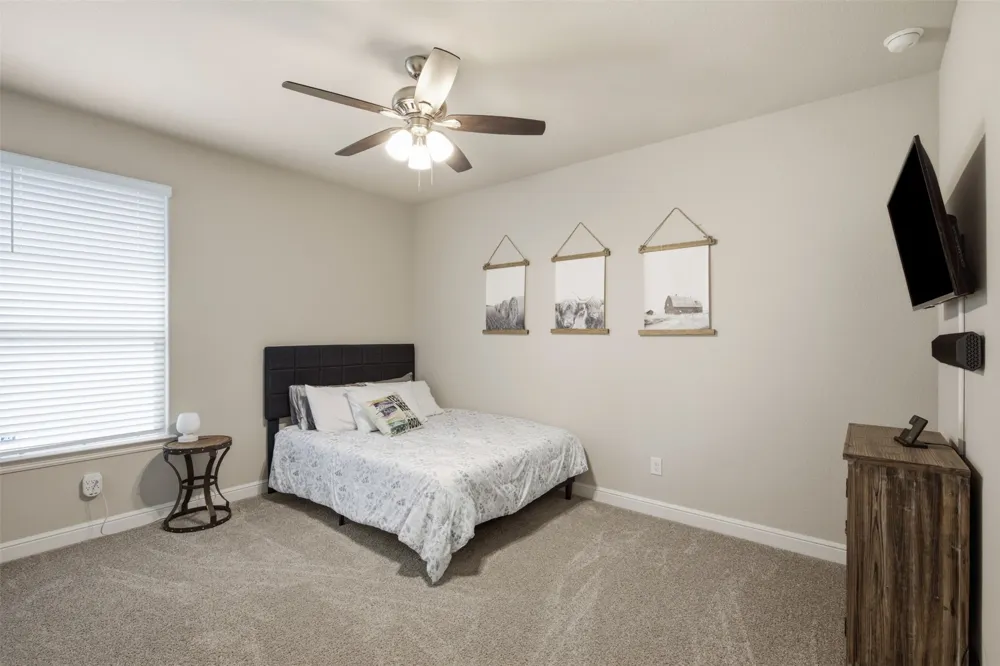 5213 Crystal Lake Avenue Krum, TX 76249