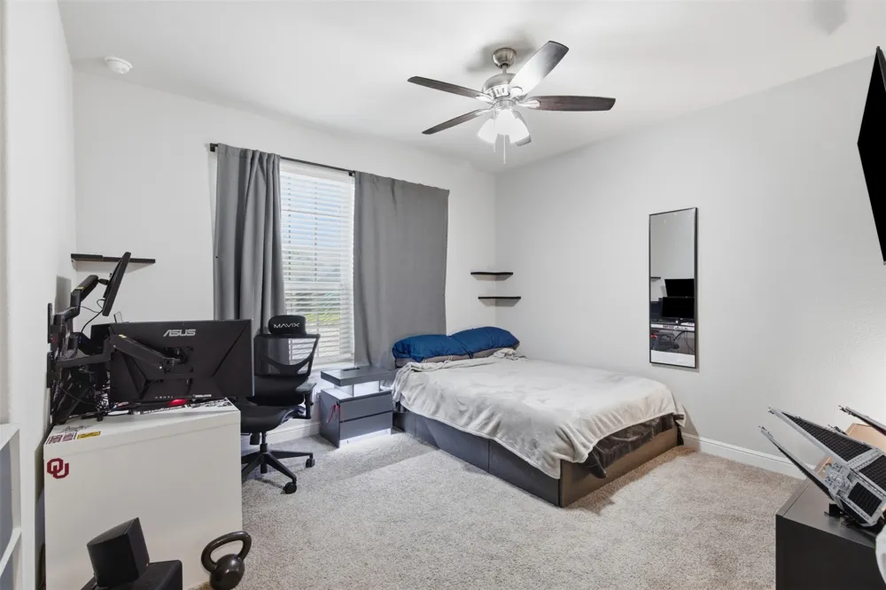 5213 Crystal Lake Avenue Krum, TX 76249