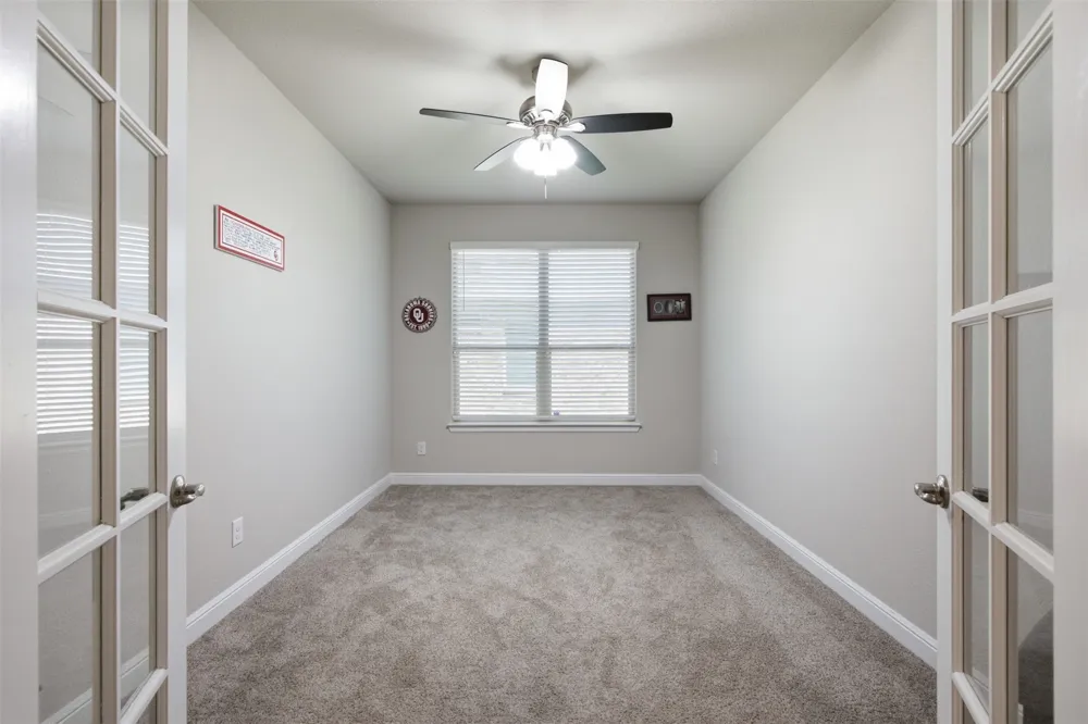 5213 Crystal Lake Avenue Krum, TX 76249