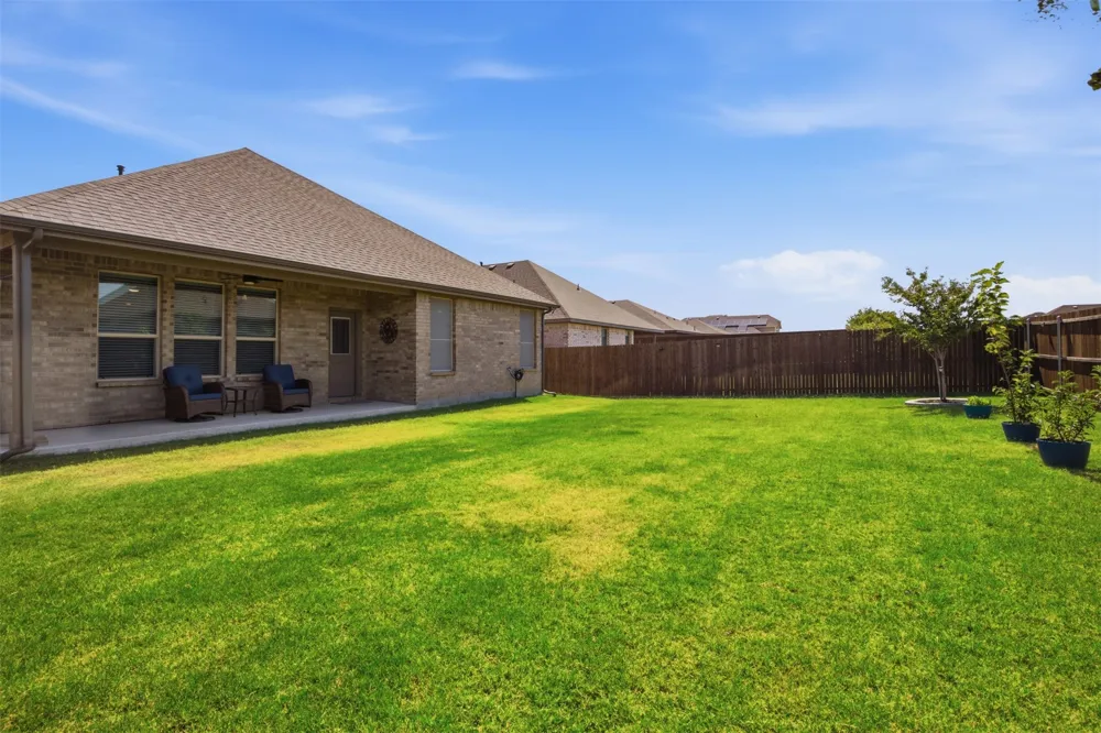 5213 Crystal Lake Avenue Krum, TX 76249