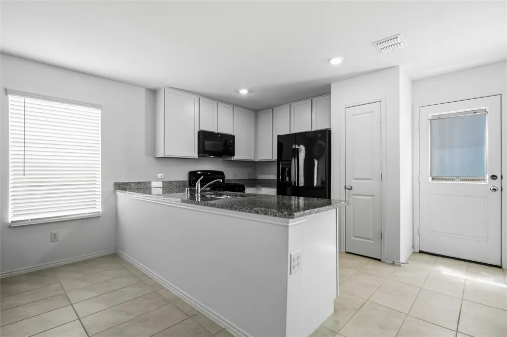 9609 Lightfoot Road Fort Worth, TX 76179
