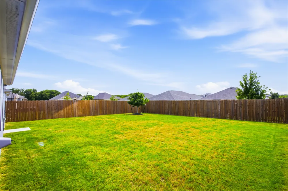9609 Lightfoot Road Fort Worth, TX 76179
