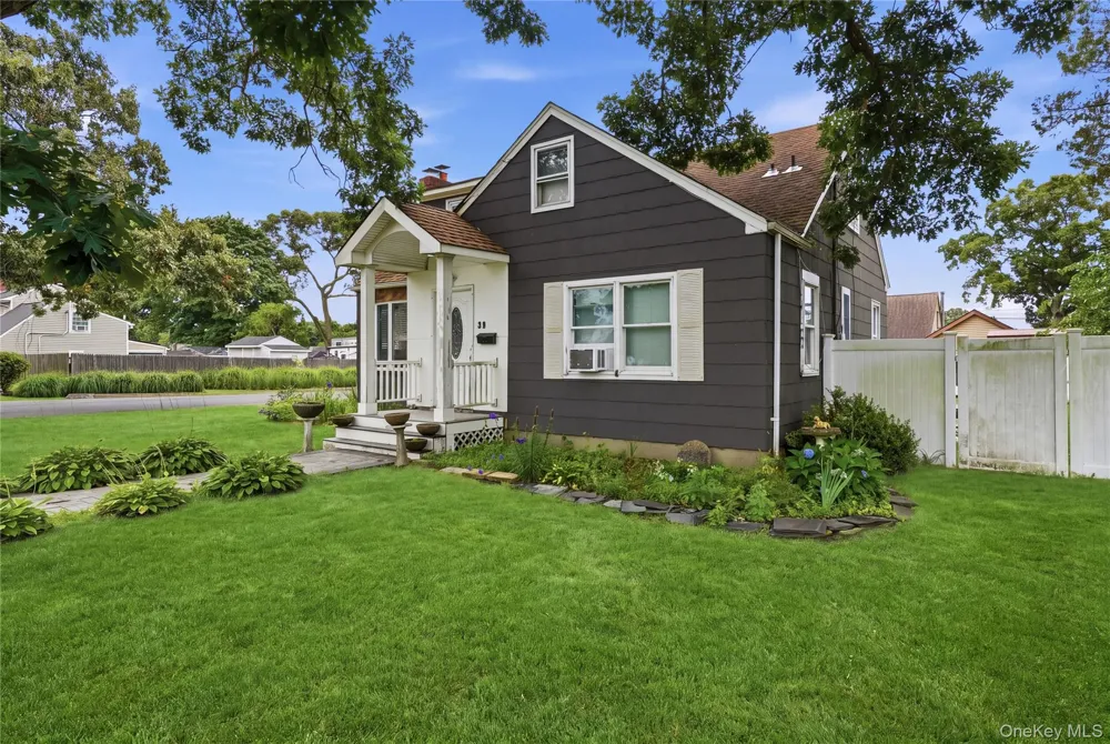 80 Everett Street Patchogue, NY 11772