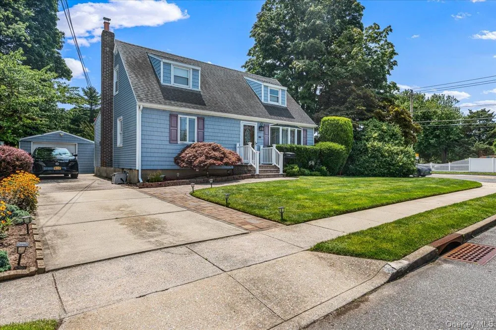 2 Gateway Farmingdale, NY 11735