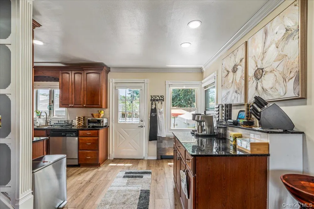2 Gateway Farmingdale, NY 11735