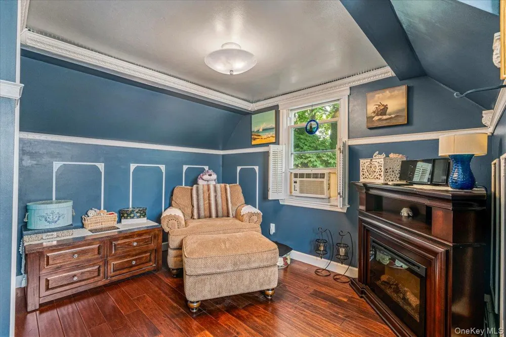 2 Gateway Farmingdale, NY 11735