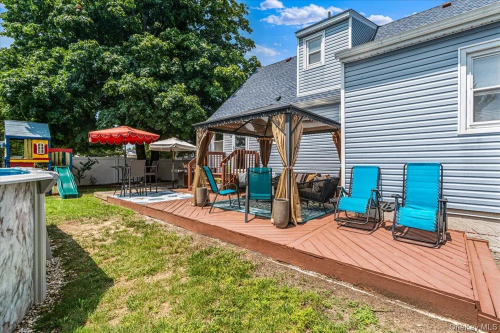 2 Gateway Farmingdale, NY 11735