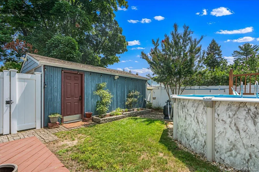 2 Gateway Farmingdale, NY 11735