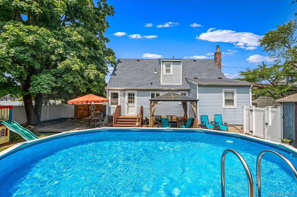 2 Gateway Farmingdale, NY 11735