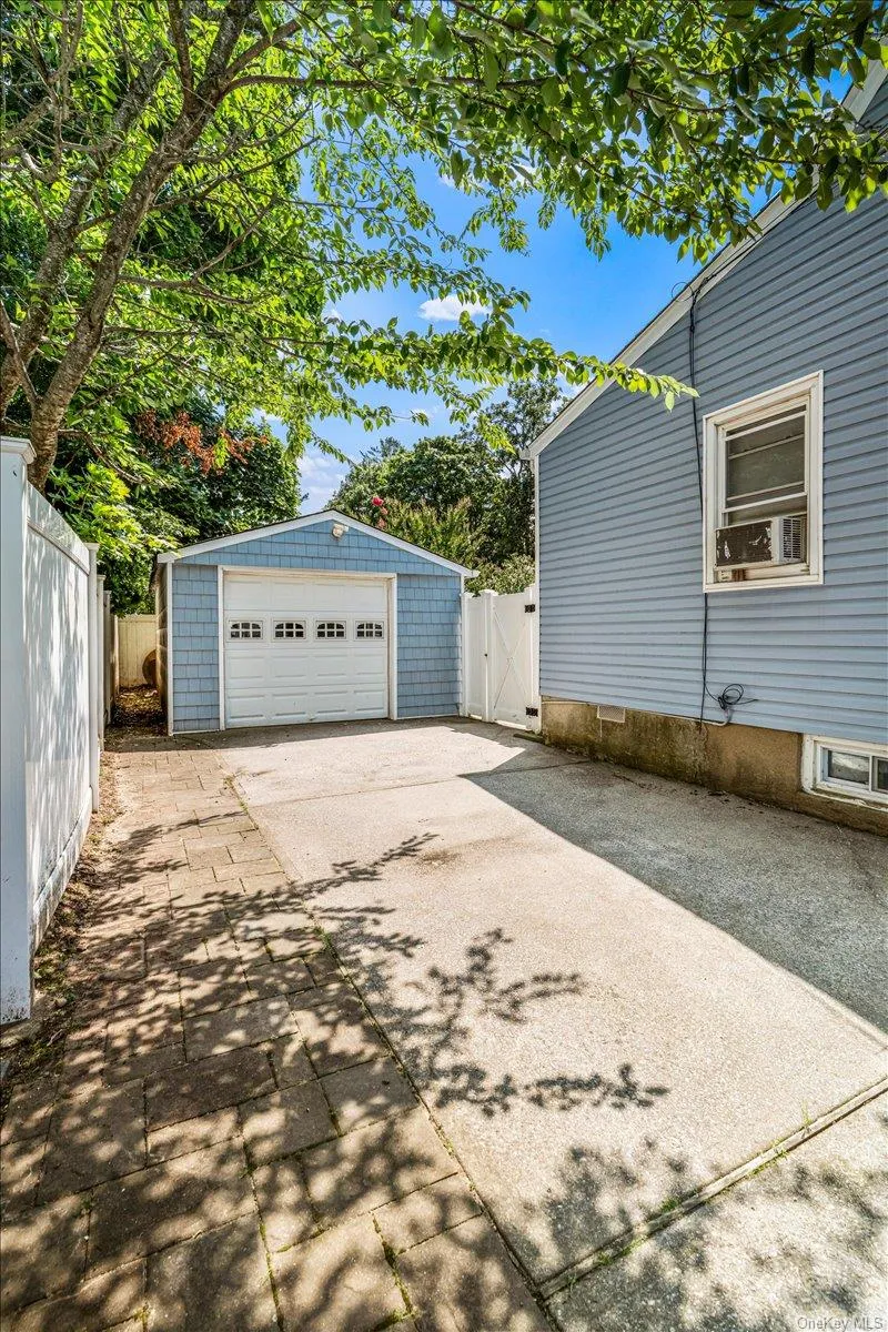 2 Gateway Farmingdale, NY 11735
