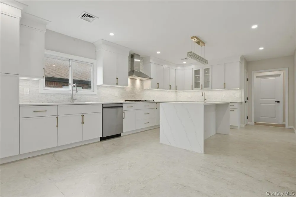 616 Harless Place West Hempstead, NY 11552