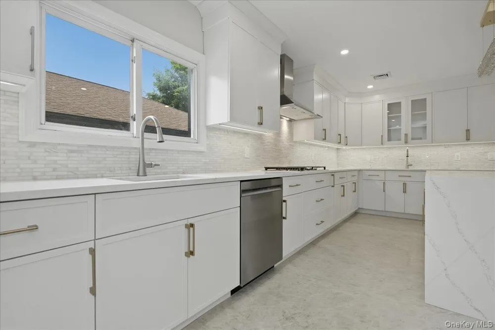 616 Harless Place West Hempstead, NY 11552